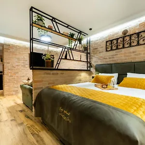  Apartment Freja- Luxury Old Town Center